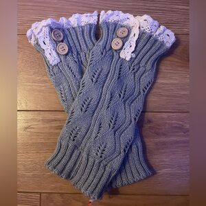 Grey Fingerless Gloves 🩶